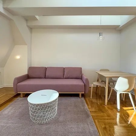 Cozy Center Apartment *